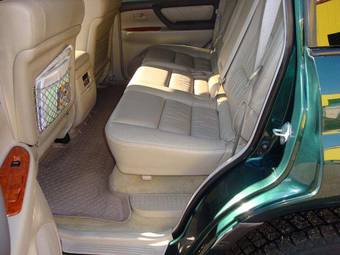 2004 Toyota Land Cruiser Photos