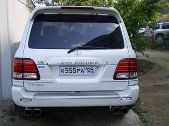 2004 Toyota Land Cruiser Pictures