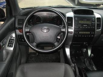 2004 Toyota Land Cruiser Photos
