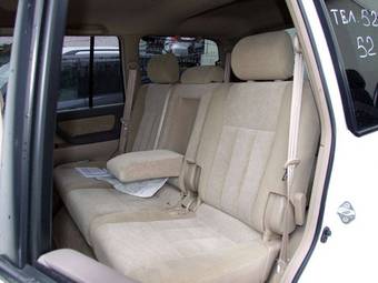2004 Toyota Land Cruiser Pictures