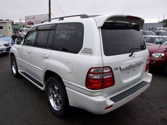 2004 Toyota Land Cruiser Wallpapers