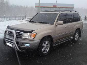2004 Toyota Land Cruiser Pictures