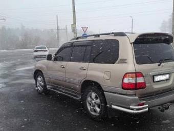 2004 Toyota Land Cruiser Pics