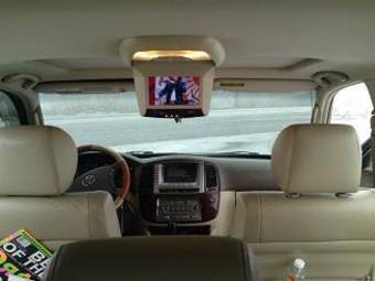 2004 Toyota Land Cruiser Pictures