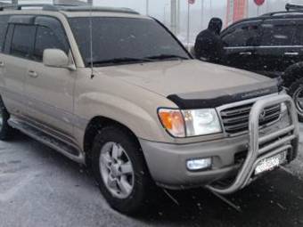 2004 Toyota Land Cruiser Photos