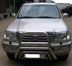 2004 Toyota Land Cruiser Pictures