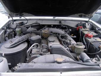 2004 Toyota Land Cruiser Pictures