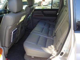 2004 Toyota Land Cruiser Pictures