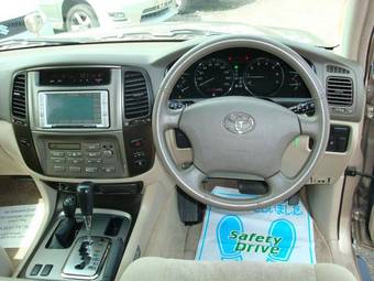 2004 Toyota Land Cruiser Wallpapers