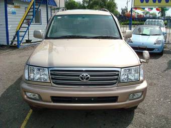 2004 Toyota Land Cruiser Images