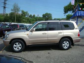 2004 Toyota Land Cruiser Pics
