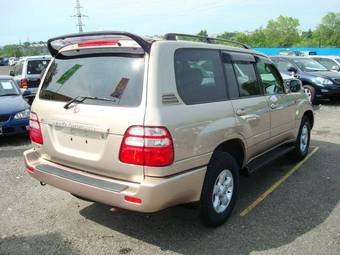 2004 Toyota Land Cruiser Photos