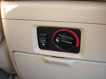 2004 Toyota Land Cruiser Pictures