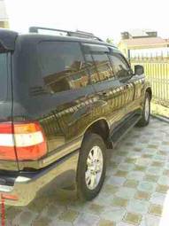 2004 Toyota Land Cruiser Pictures
