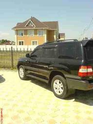 2004 Toyota Land Cruiser Photos