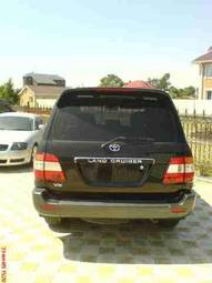 2004 Toyota Land Cruiser Photos