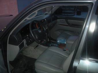 2004 Toyota Land Cruiser Pictures