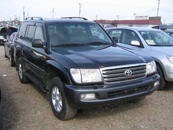 2004 Toyota Land Cruiser Pictures