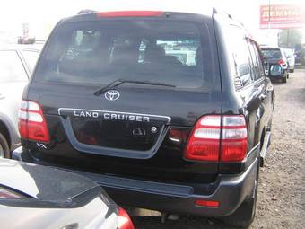 2004 Toyota Land Cruiser Pictures