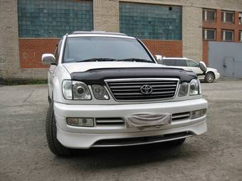 2004 Toyota Land Cruiser Photos