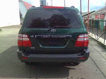 2004 Toyota Land Cruiser Photos