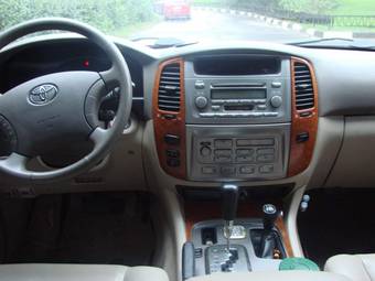 2004 Toyota Land Cruiser Wallpapers
