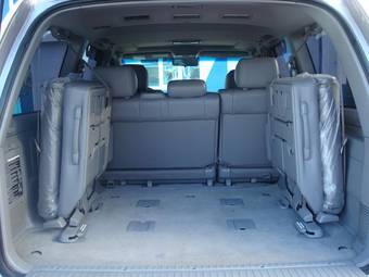 2004 Toyota Land Cruiser Pictures