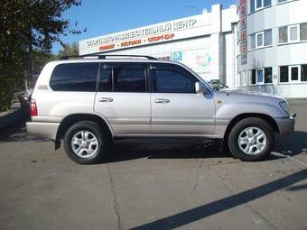 2004 Toyota Land Cruiser Photos