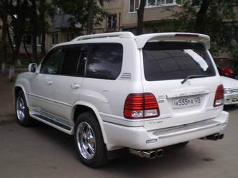 2004 Toyota Land Cruiser Photos