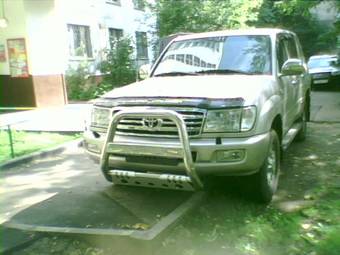 2004 Toyota Land Cruiser Photos