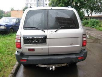 2004 Toyota Land Cruiser Photos