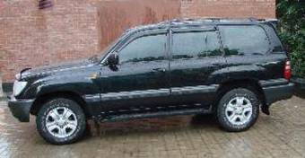 2004 Toyota Land Cruiser Pictures