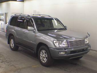 2004 Toyota Land Cruiser Photos