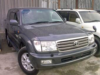 2004 Toyota Land Cruiser Pictures