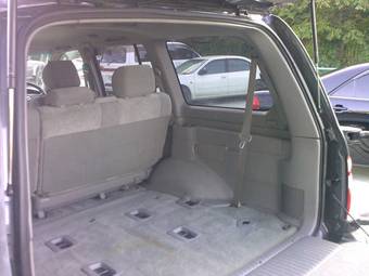 2004 Toyota Land Cruiser Photos