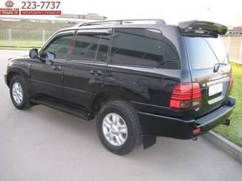 2004 Toyota Land Cruiser Photos