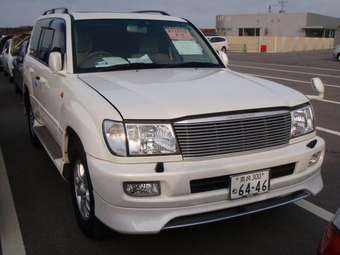 2005 Toyota Land Cruiser Photos