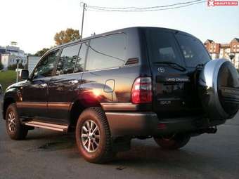 2005 Toyota Land Cruiser Pictures