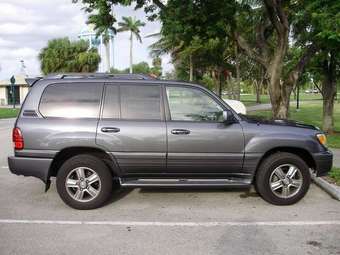 2005 Toyota Land Cruiser Photos
