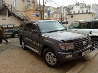 2005 Toyota Land Cruiser Images