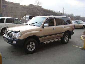 2005 Toyota Land Cruiser Pics