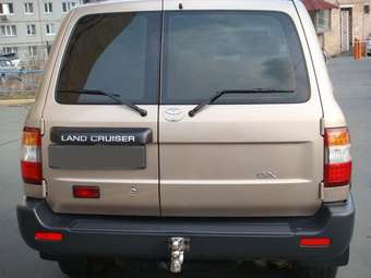 2005 Toyota Land Cruiser Photos
