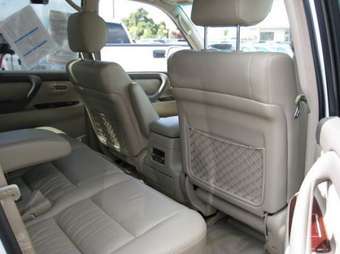 2005 Toyota Land Cruiser Photos