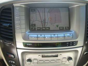 2005 Toyota Land Cruiser Photos