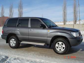 2005 Toyota Land Cruiser Pictures