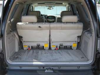 2005 Toyota Land Cruiser Photos