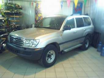 2005 Toyota Land Cruiser Pictures