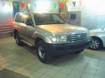 2005 Toyota Land Cruiser Photos