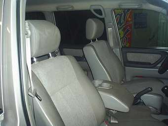 2005 Toyota Land Cruiser Images