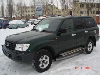 2005 Toyota Land Cruiser Photos